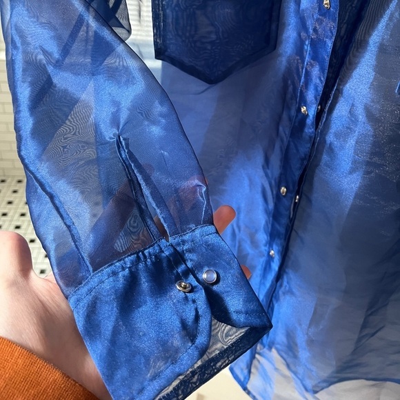 Guess sheer blue long sleeve button down size small - Picture 4 of 7